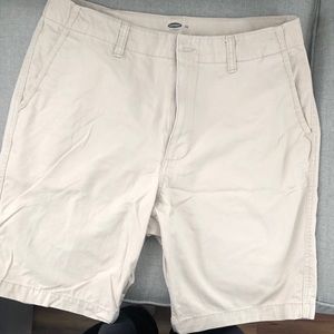 Mens Size 36 (L) khaki shorts.